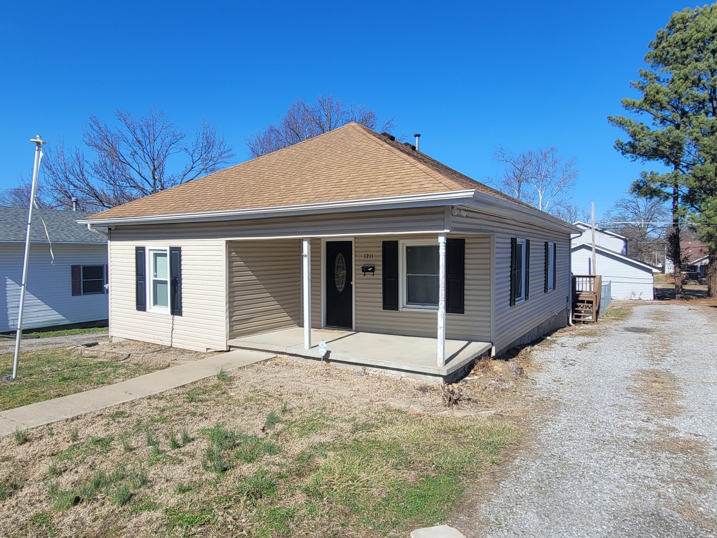 1211 E Elm Street