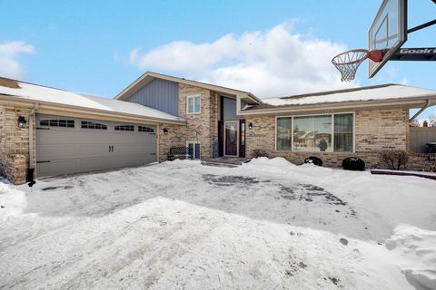 Tiny photo for 9001 POPLAR Street, Tinley Park, IL 60487 (MLS # 12558352)