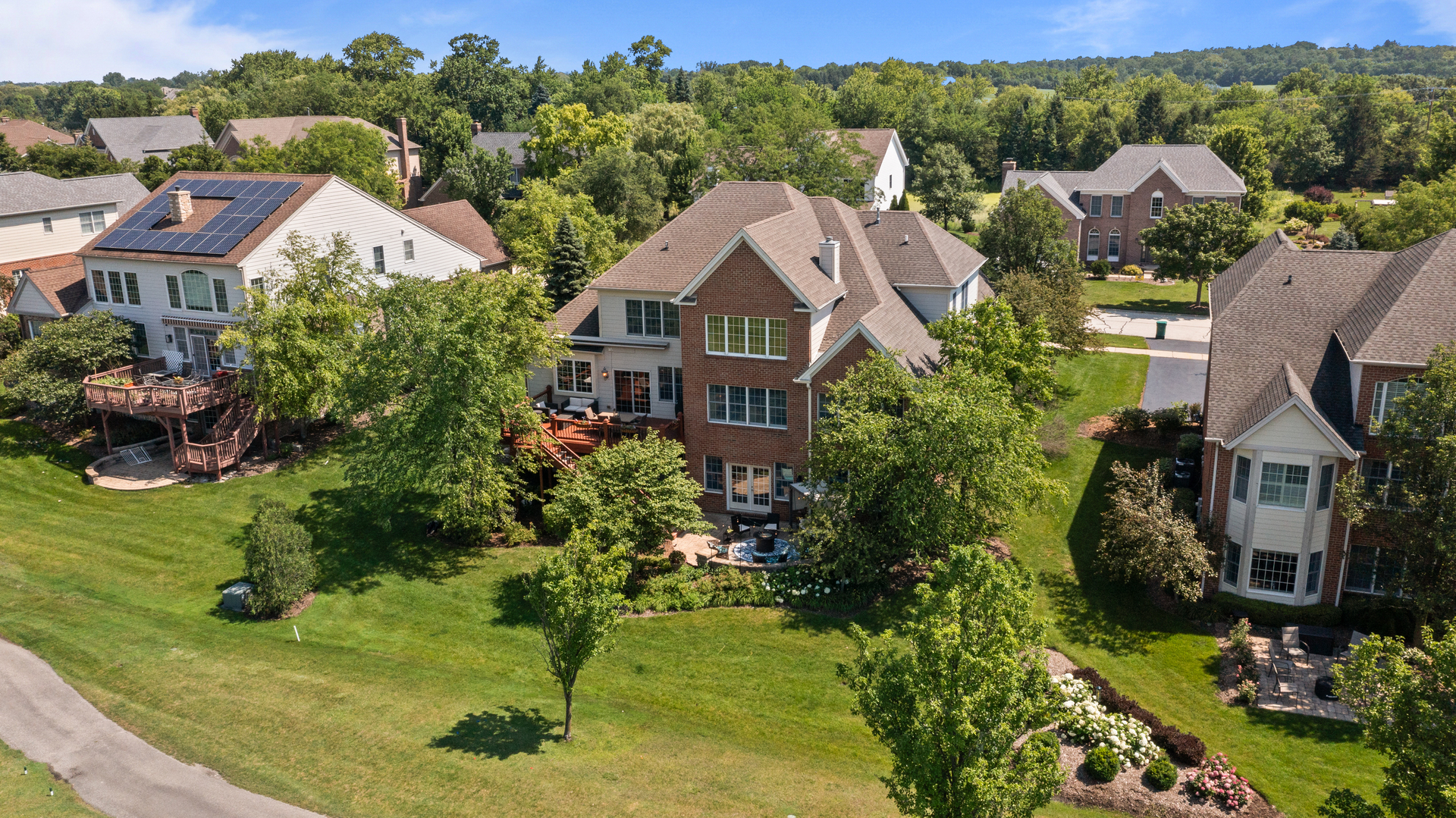 Exceptional golf course living in Hawthorn Woods Country Club! Perfect – image 70