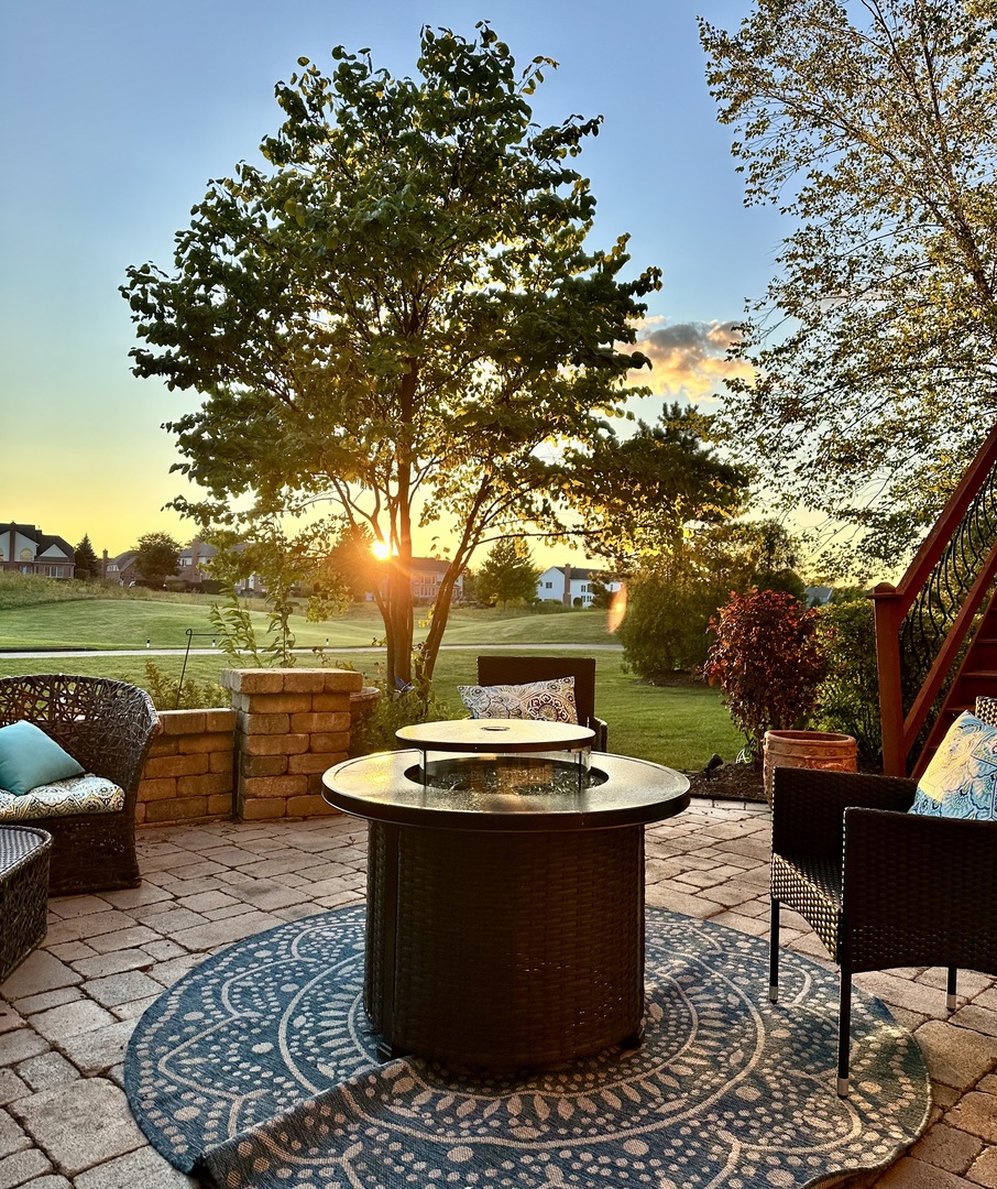 Exceptional golf course living in Hawthorn Woods Country Club! Perfect – image 53
