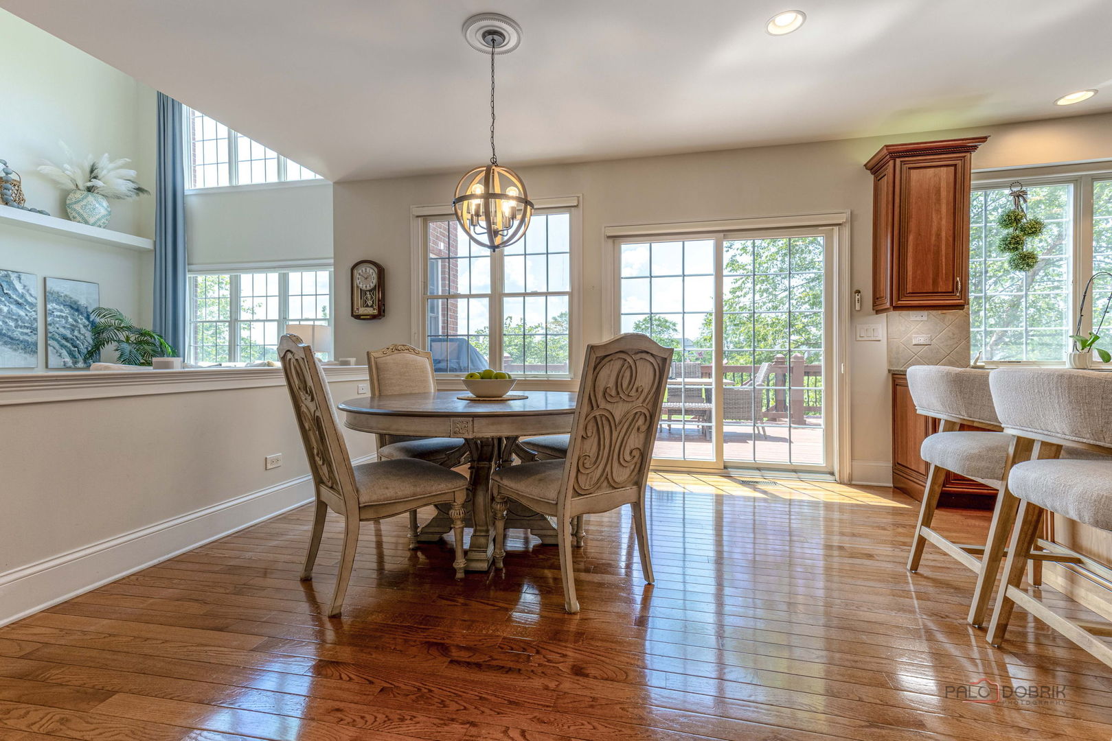 Exceptional golf course living in Hawthorn Woods Country Club! Perfect – image 23