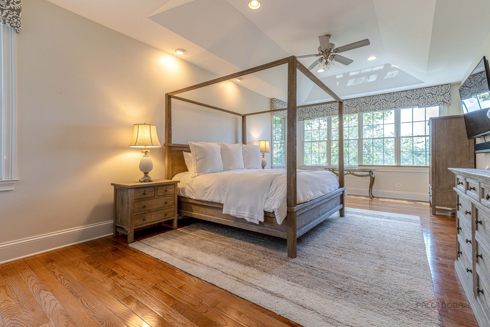 Exceptional golf course living in Hawthorn Woods Country Club! Perfect – image 15