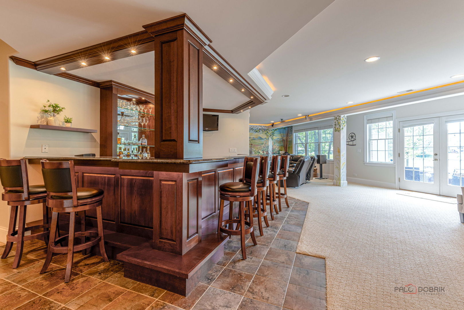 Exceptional golf course living in Hawthorn Woods Country Club! Perfect – image 32