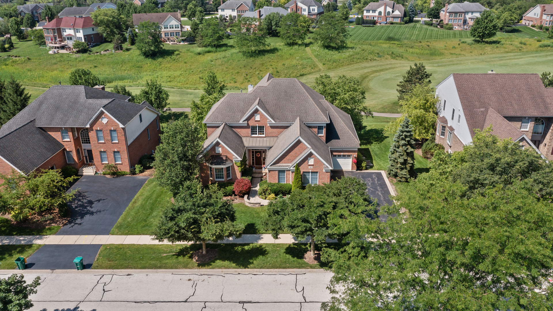 Exceptional golf course living in Hawthorn Woods Country Club! Perfect – image 66