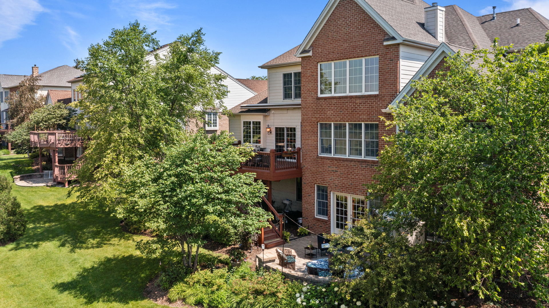 Exceptional golf course living in Hawthorn Woods Country Club! Perfect – image 72