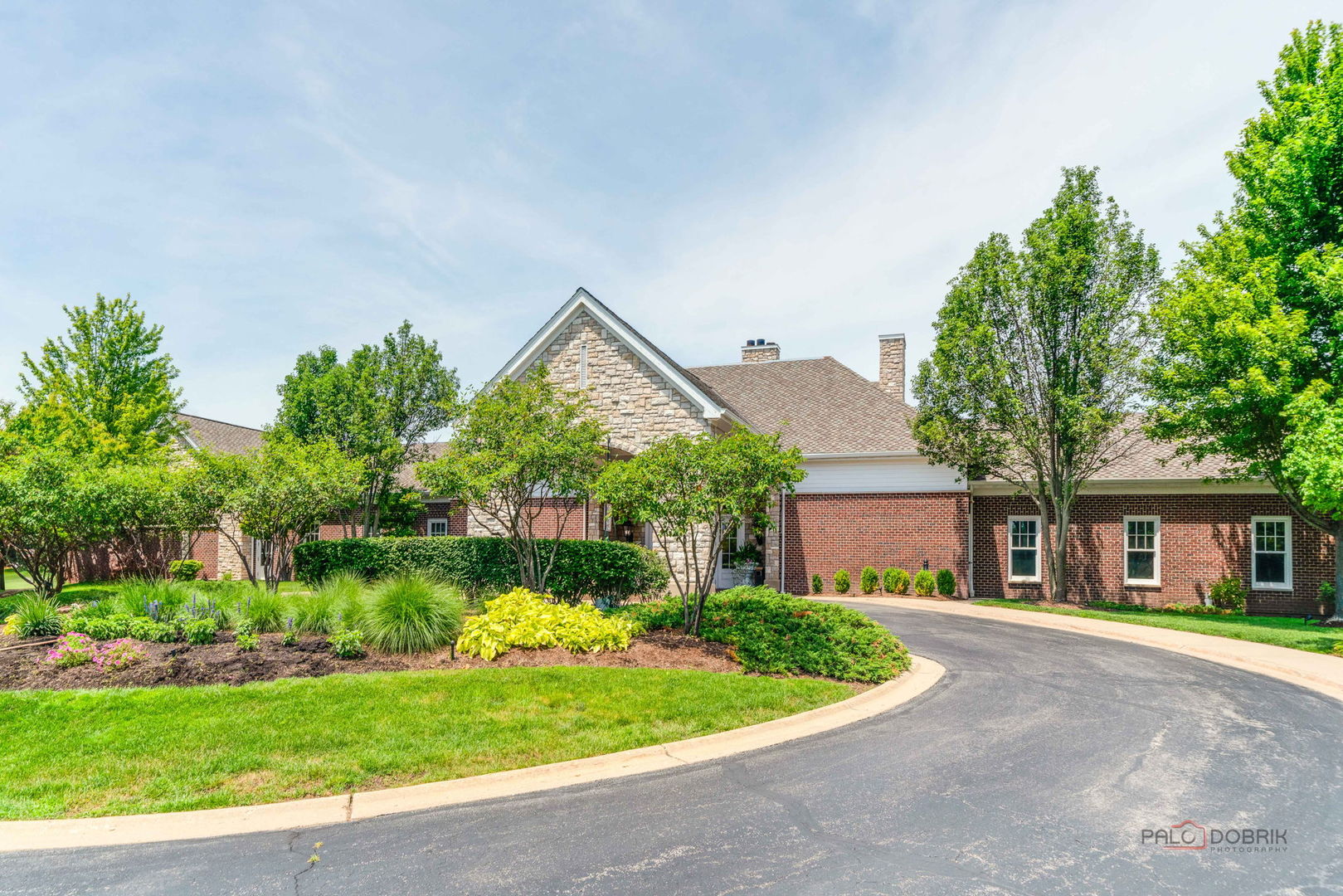 Exceptional golf course living in Hawthorn Woods Country Club! Perfect – image 60