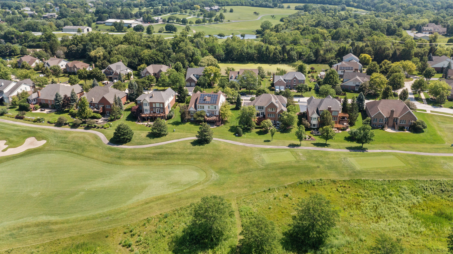 Exceptional golf course living in Hawthorn Woods Country Club! Perfect – image 69