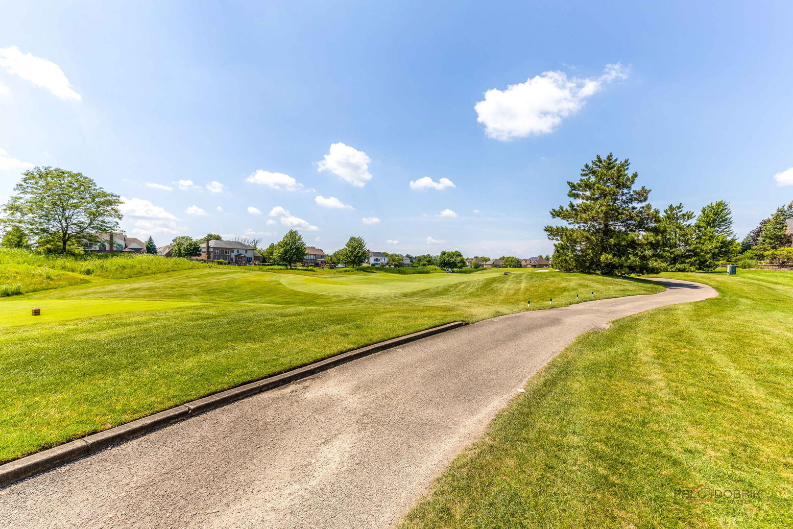 Exceptional golf course living in Hawthorn Woods Country Club! Perfect – image 57