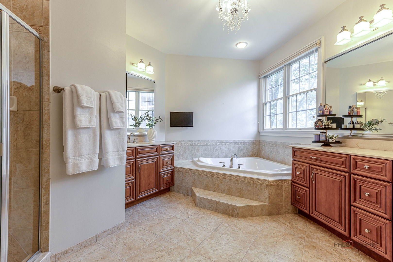Exceptional golf course living in Hawthorn Woods Country Club! Perfect – image 18