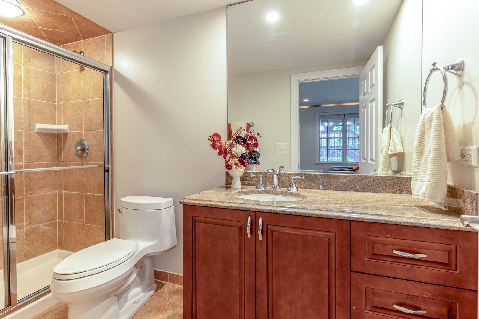 Exceptional golf course living in Hawthorn Woods Country Club! Perfect – image 35