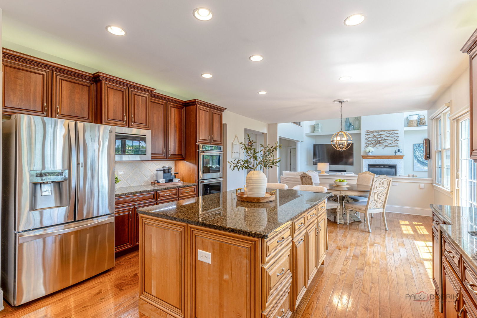 Exceptional golf course living in Hawthorn Woods Country Club! Perfect – image 21