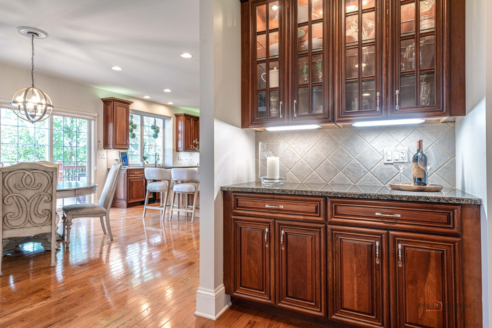 Exceptional golf course living in Hawthorn Woods Country Club! Perfect – image 7