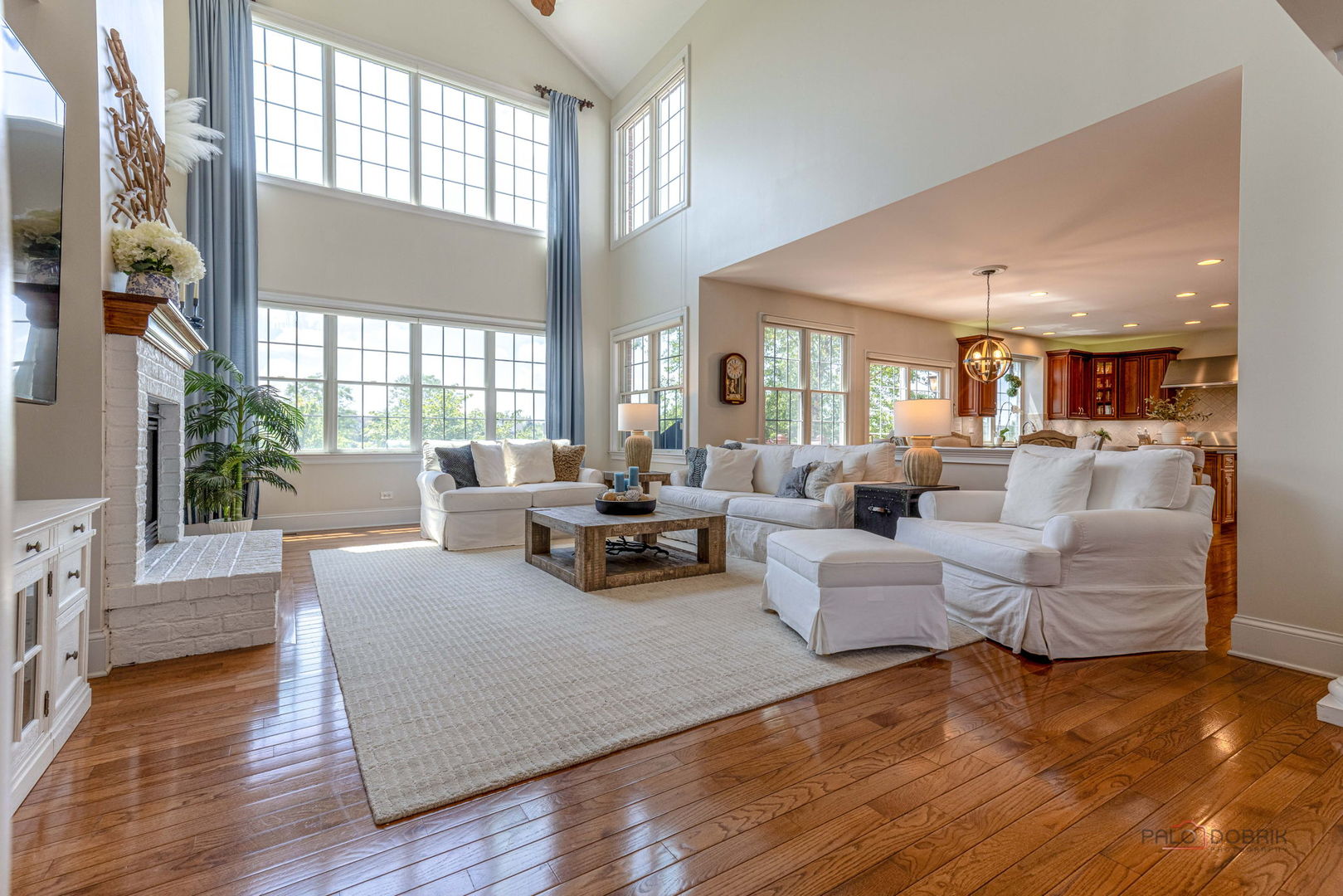 Exceptional golf course living in Hawthorn Woods Country Club! Perfect – image 13
