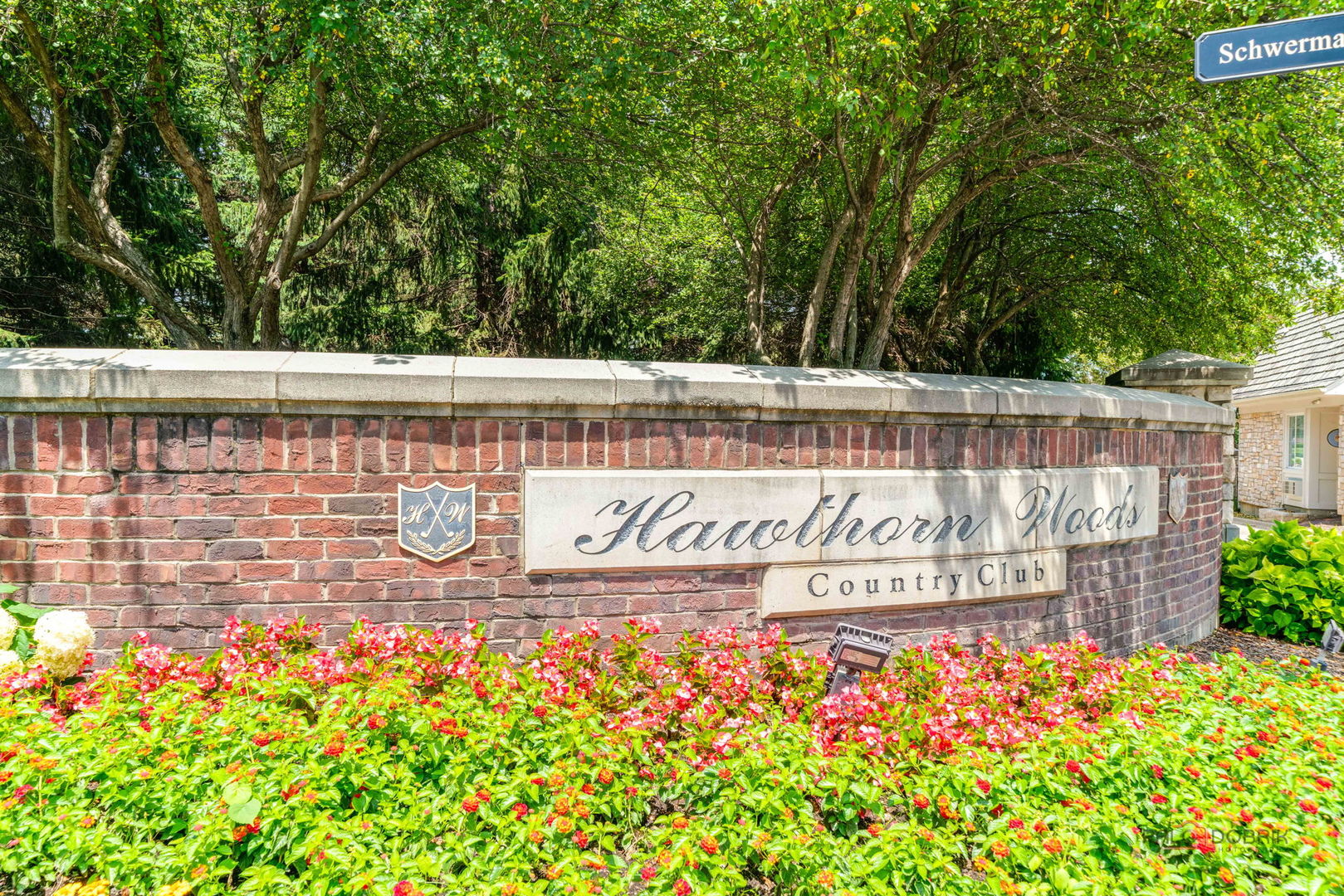 Exceptional golf course living in Hawthorn Woods Country Club! Perfect – image 58