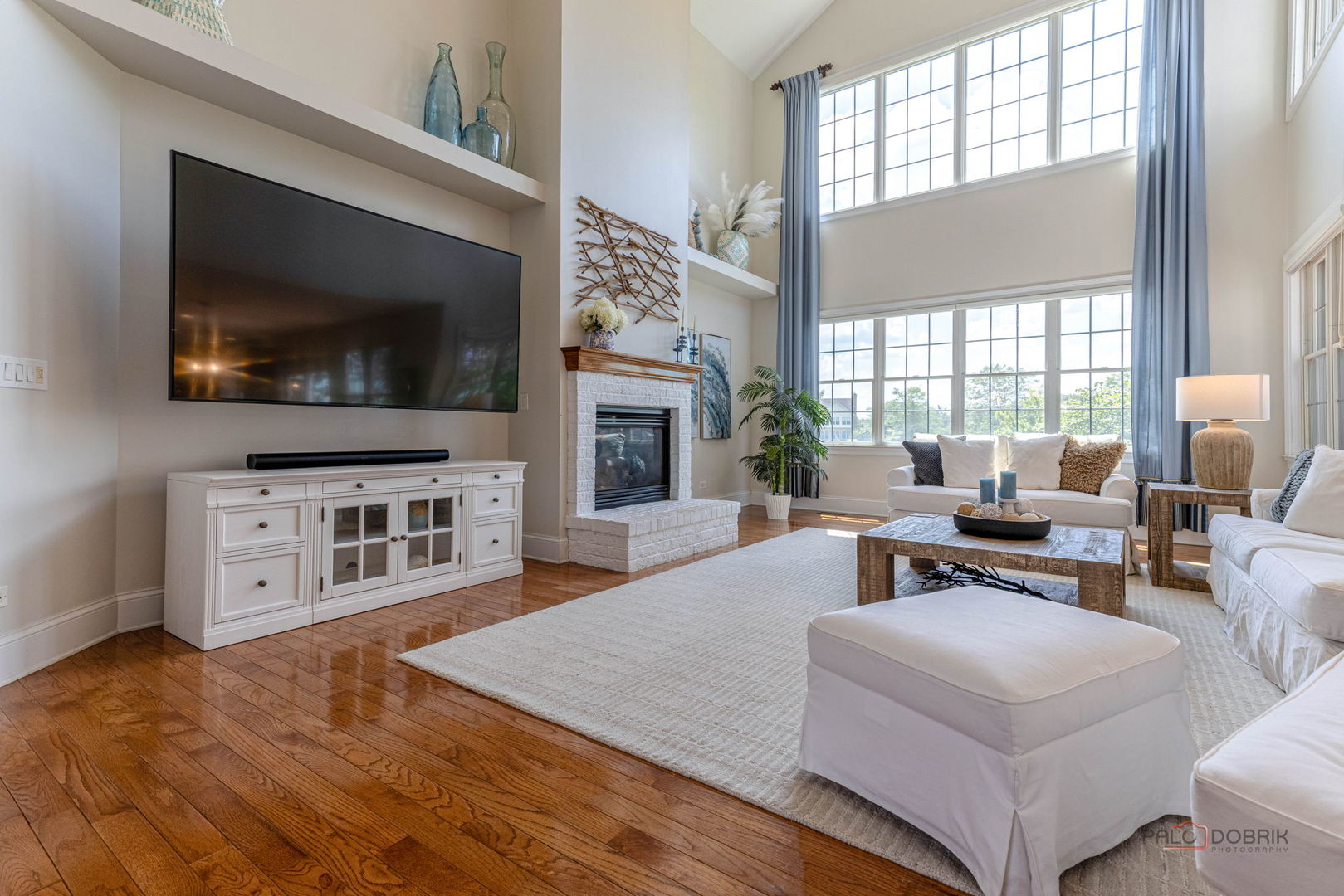 Exceptional golf course living in Hawthorn Woods Country Club! Perfect – image 12