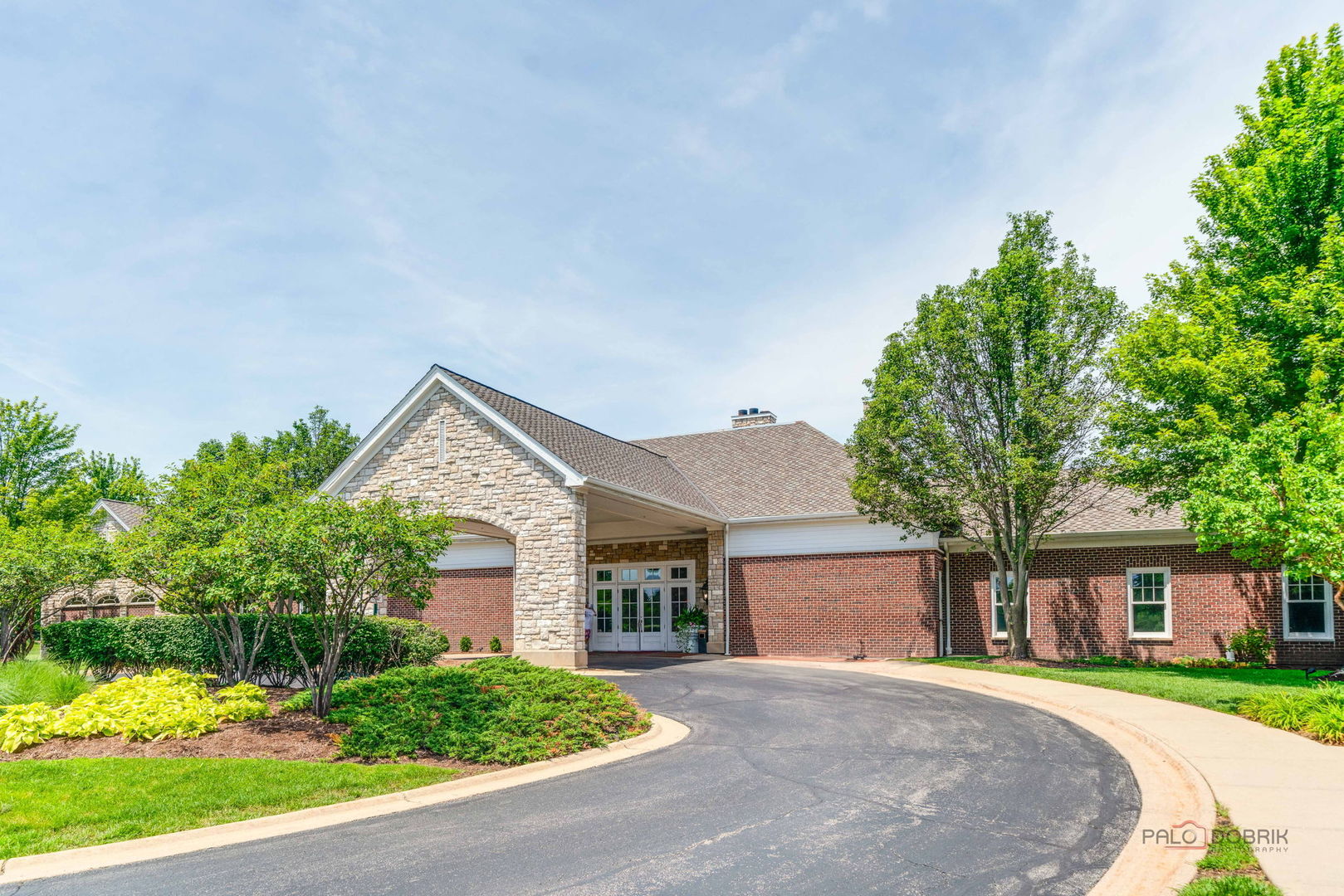Exceptional golf course living in Hawthorn Woods Country Club! Perfect – image 59