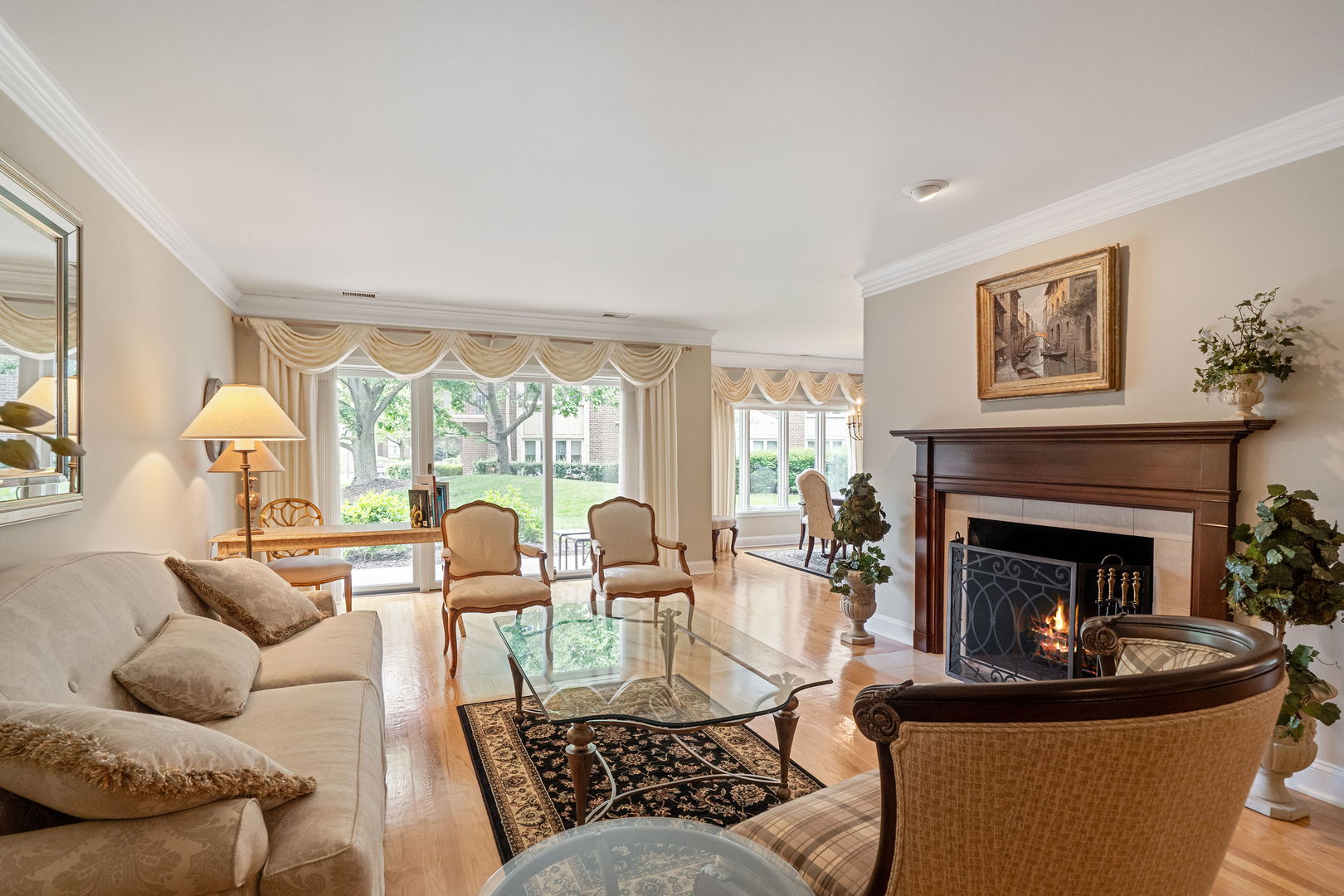 6 Oak Brook Club Drive J104