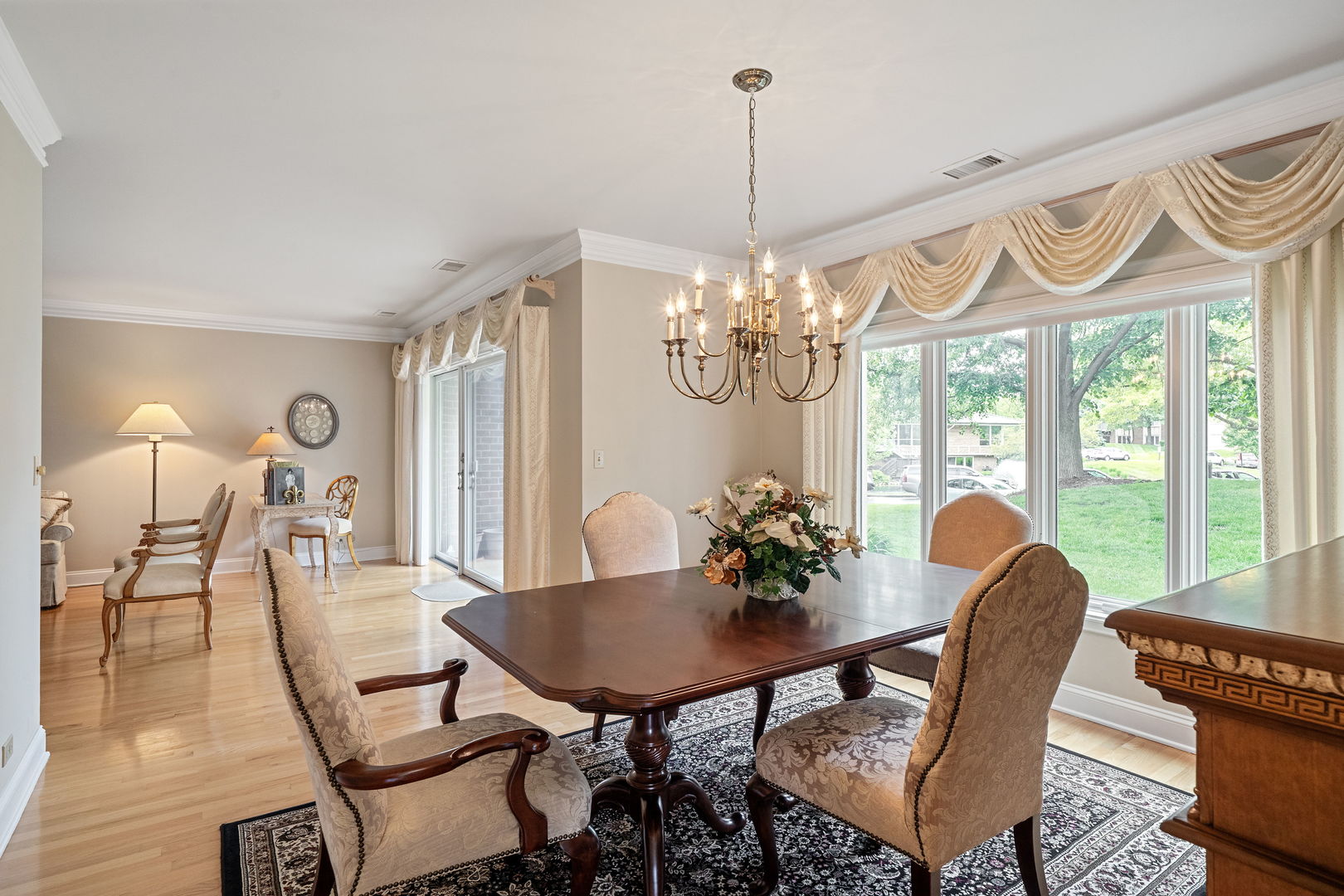 6 Oak Brook Club Drive J104