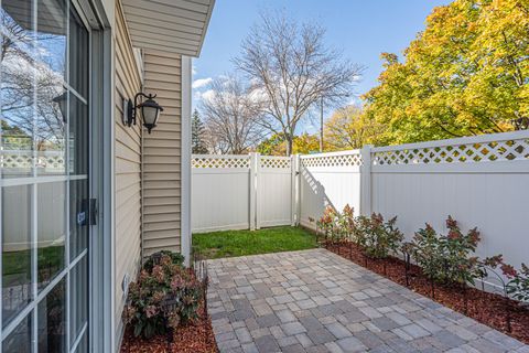 Tiny photo for 473 Le Parc Circle, Buffalo Grove, IL 60089 (MLS # 12525916)