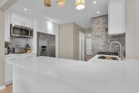 Tiny photo for 473 Le Parc Circle, Buffalo Grove, IL 60089 (MLS # 12525916)