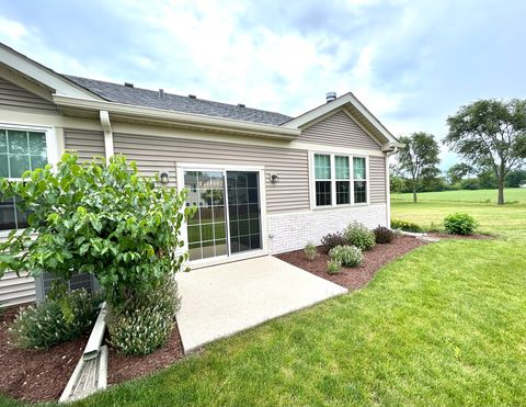 Tiny photo for 16422 Crescent Lake Court, Crest Hill, IL 60403 (MLS # 12670650)