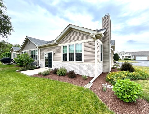 Tiny photo for 16422 Crescent Lake Court, Crest Hill, IL 60403 (MLS # 12670650)