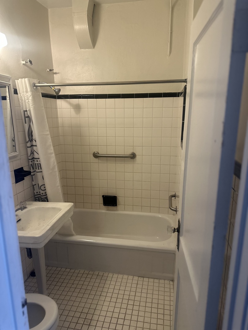 5480 S Cornell Avenue 105