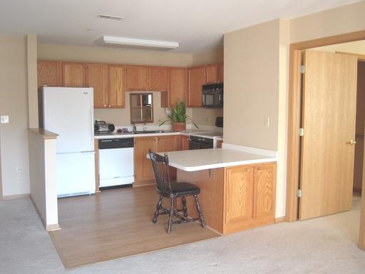 605 BARRINGTON Avenue 208