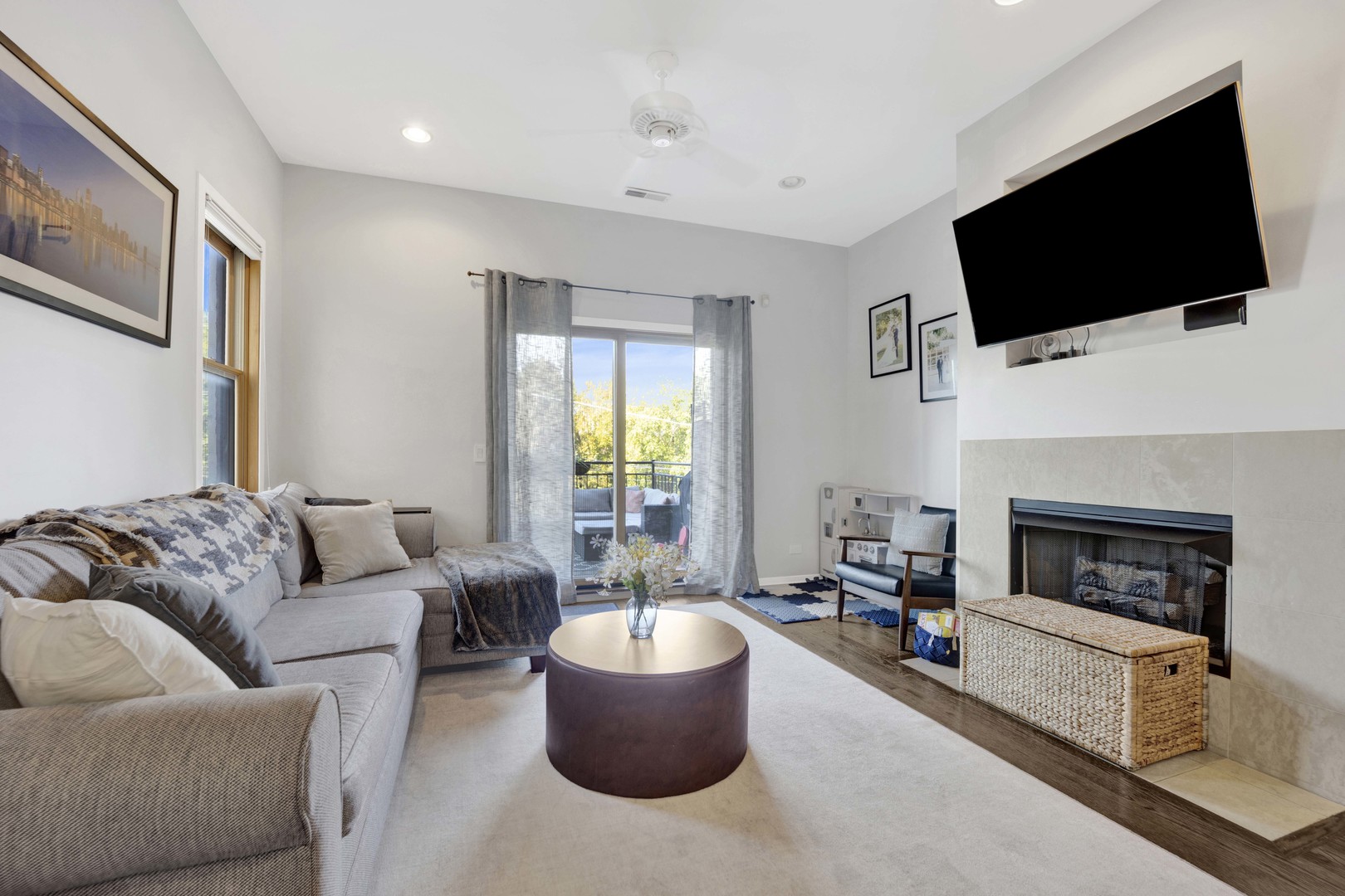 2750 N Wolcott Avenue 2S