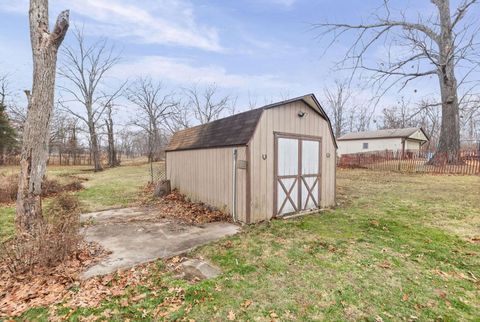 Tiny photo for 105 Hickory Grove Road, Salem, IL 62881 (MLS # 100000225)