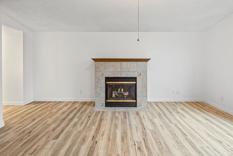 Tiny photo for 105 Hickory Grove Road, Salem, IL 62881 (MLS # 100000225)