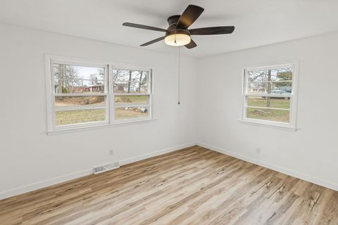 Tiny photo for 105 Hickory Grove Road, Salem, IL 62881 (MLS # 100000225)