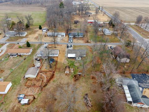 Tiny photo for 105 Hickory Grove Road, Salem, IL 62881 (MLS # 100000225)