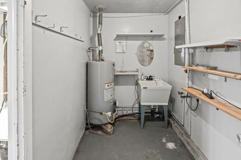 Tiny photo for 105 Hickory Grove Road, Salem, IL 62881 (MLS # 100000225)