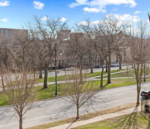 Tiny photo for 809 E 40th Street #4-3, Chicago, IL 60653 (MLS # 12599403)