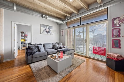 Tiny photo for 809 E 40th Street #4-3, Chicago, IL 60653 (MLS # 12599403)