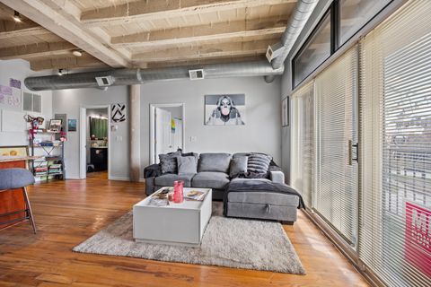 Tiny photo for 809 E 40th Street #4-3, Chicago, IL 60653 (MLS # 12599403)