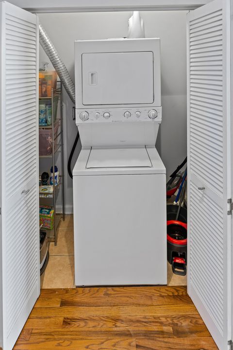 Tiny photo for 809 E 40th Street #4-3, Chicago, IL 60653 (MLS # 12599403)