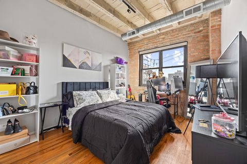 Tiny photo for 809 E 40th Street #4-3, Chicago, IL 60653 (MLS # 12599403)