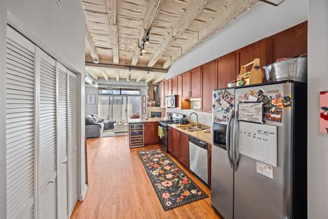 Tiny photo for 809 E 40th Street #4-3, Chicago, IL 60653 (MLS # 12599403)
