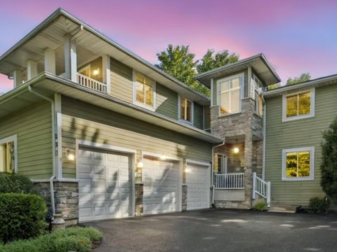 Photo of 980 Dakota Drive, Woodstock, IL 60098 (MLS # 12524836)