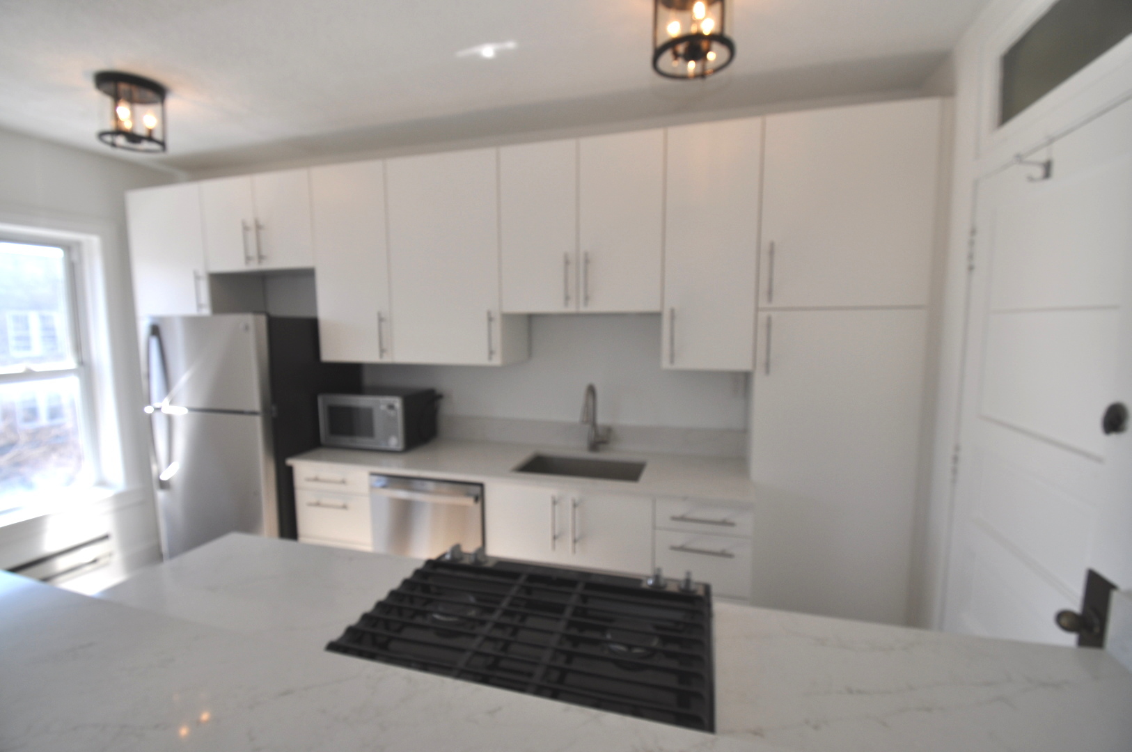 846 W Ainslie Street 02