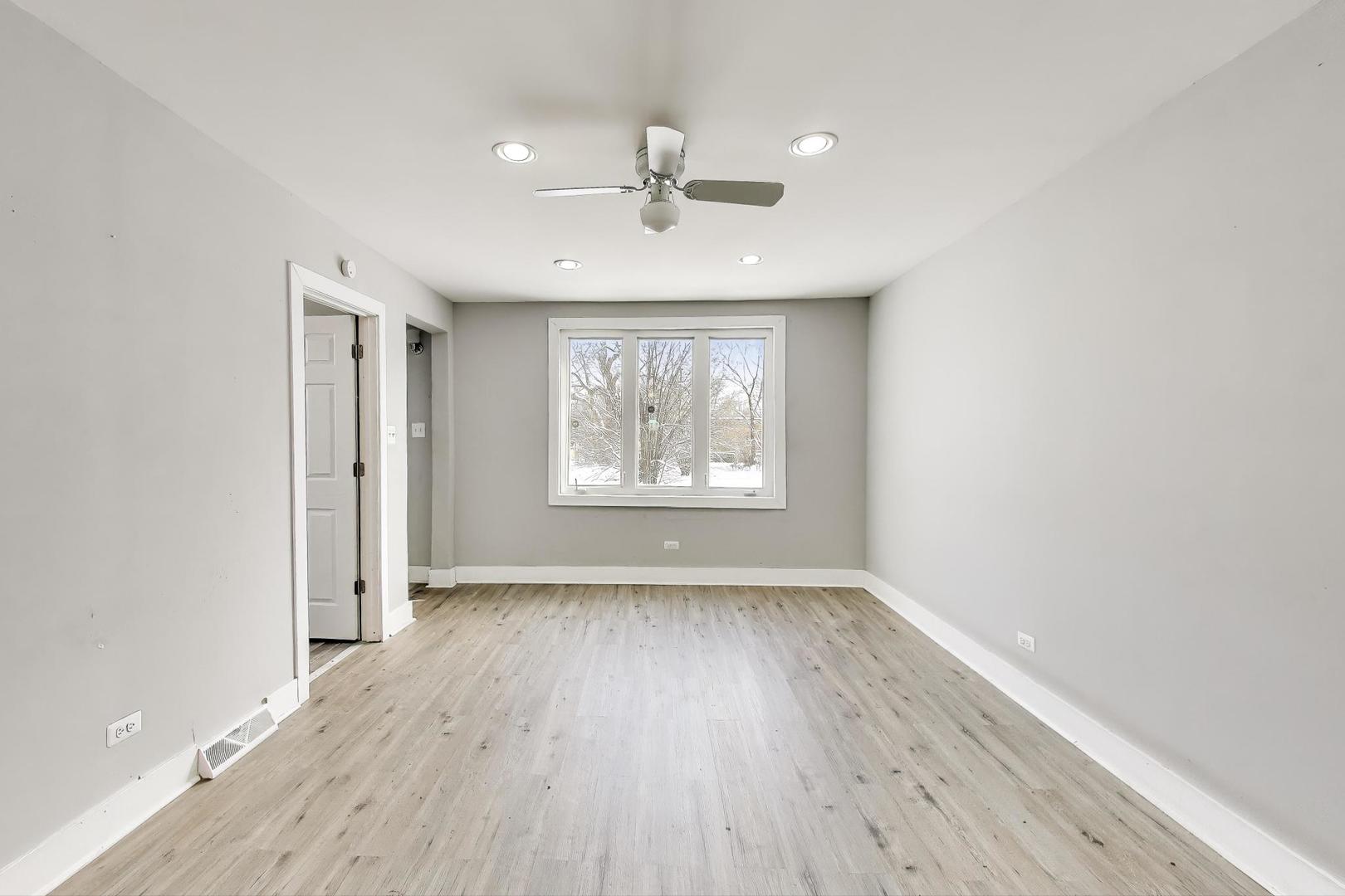 5116 S Carpenter Street