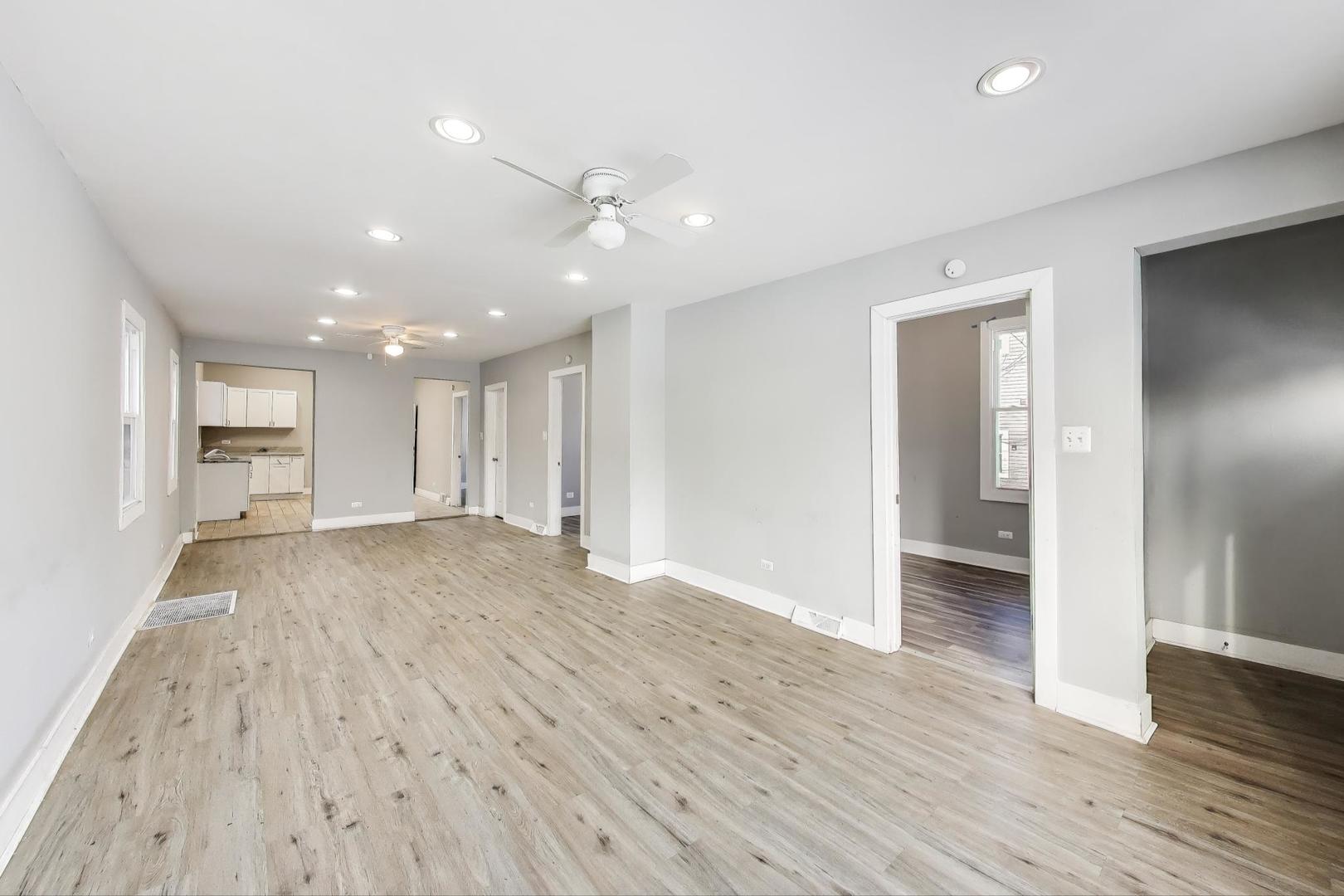 5116 S Carpenter Street