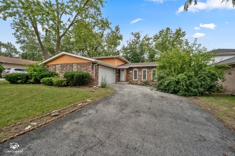 Photo of 4329 Applewood Lane, Matteson, IL 60443 (MLS # 12764693)