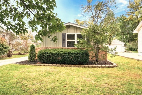 Photo of 904 Kenilworth Place, Aurora, IL 60506 (MLS # 12786430)