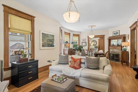 Tiny photo for 425 Clinton Avenue, Oak Park, IL 60302 (MLS # 12692248)