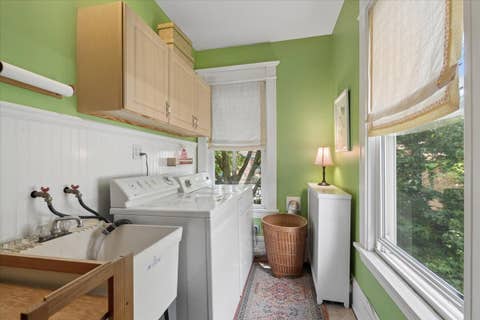 Tiny photo for 425 Clinton Avenue, Oak Park, IL 60302 (MLS # 12692248)