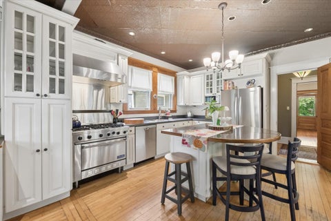 Tiny photo for 425 Clinton Avenue, Oak Park, IL 60302 (MLS # 12692248)