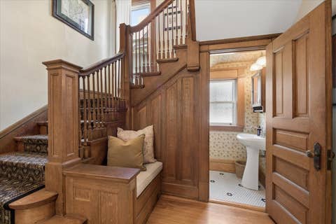 Tiny photo for 425 Clinton Avenue, Oak Park, IL 60302 (MLS # 12692248)
